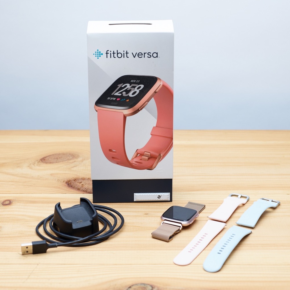 Fitbit Versa Bundle